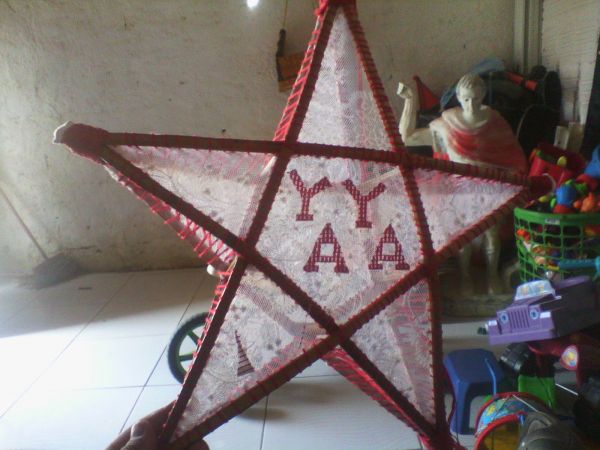luminária de renda com nome bordado